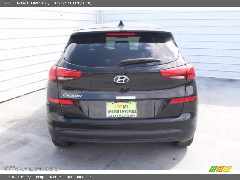 Black Noir Pearl / Gray 2021 Hyundai Tucson SE