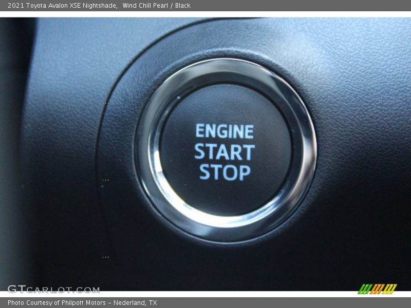 Wind Chill Pearl / Black 2021 Toyota Avalon XSE Nightshade