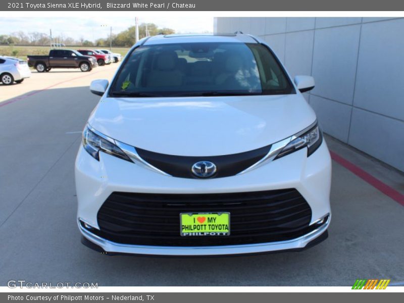 Blizzard White Pearl / Chateau 2021 Toyota Sienna XLE Hybrid