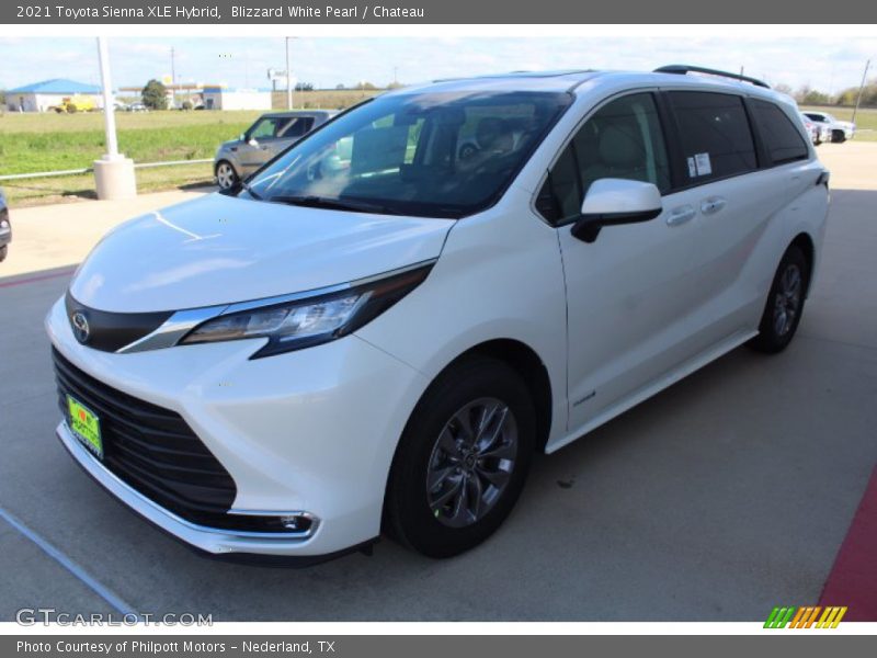 Blizzard White Pearl / Chateau 2021 Toyota Sienna XLE Hybrid