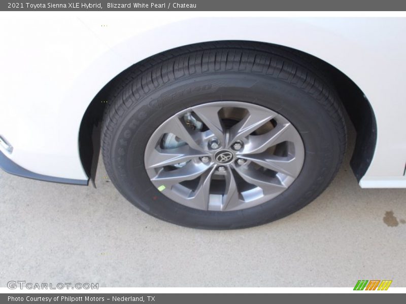 Blizzard White Pearl / Chateau 2021 Toyota Sienna XLE Hybrid
