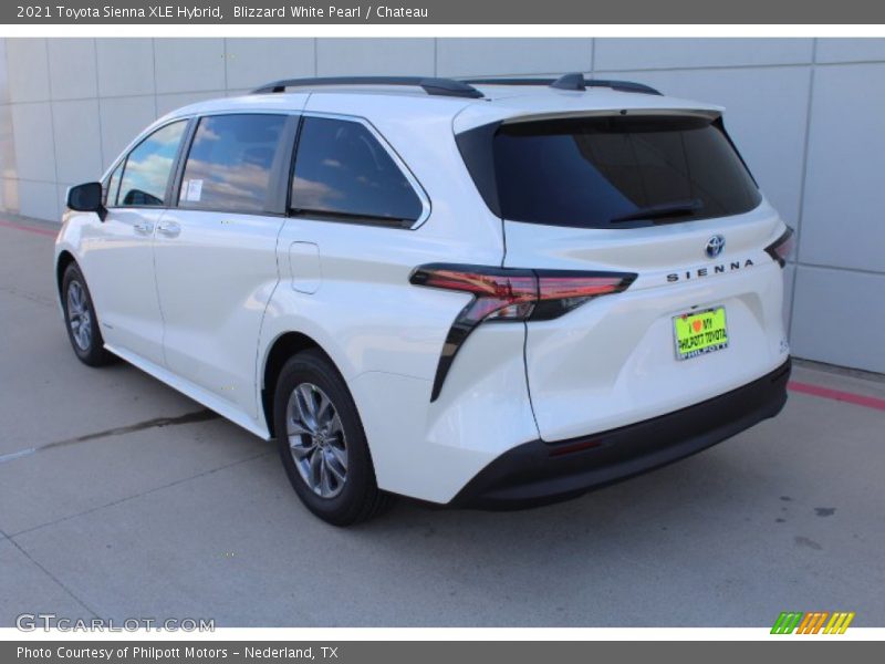 Blizzard White Pearl / Chateau 2021 Toyota Sienna XLE Hybrid