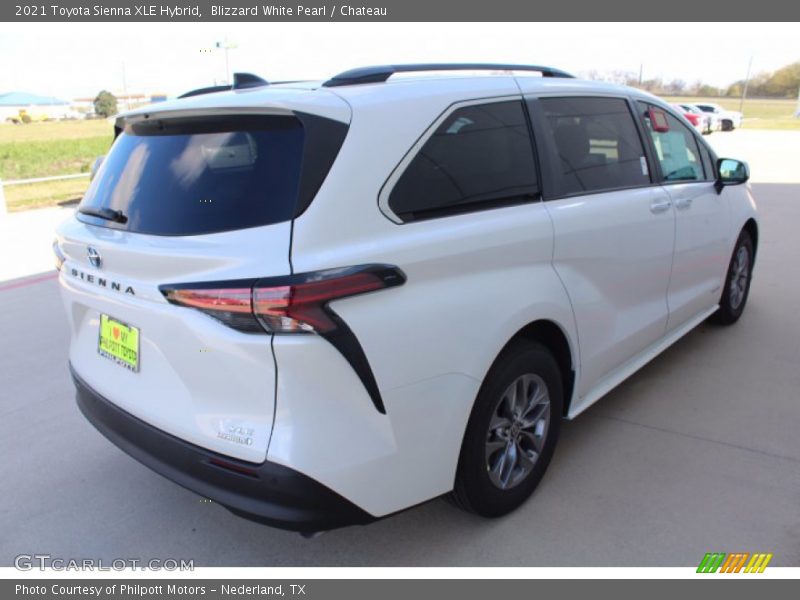 Blizzard White Pearl / Chateau 2021 Toyota Sienna XLE Hybrid