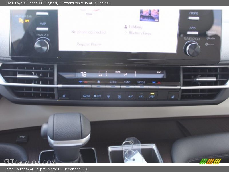 Blizzard White Pearl / Chateau 2021 Toyota Sienna XLE Hybrid