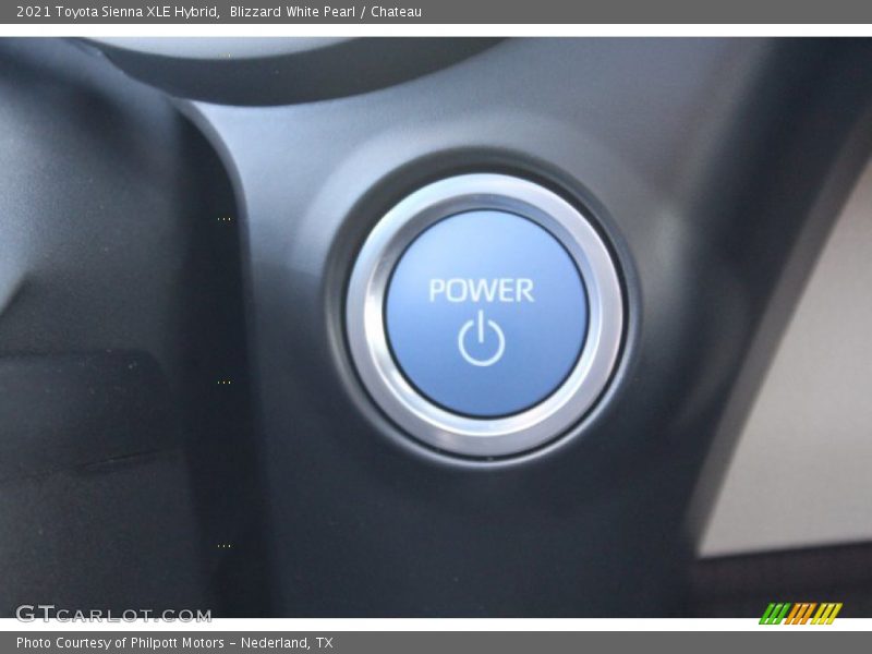 Blizzard White Pearl / Chateau 2021 Toyota Sienna XLE Hybrid
