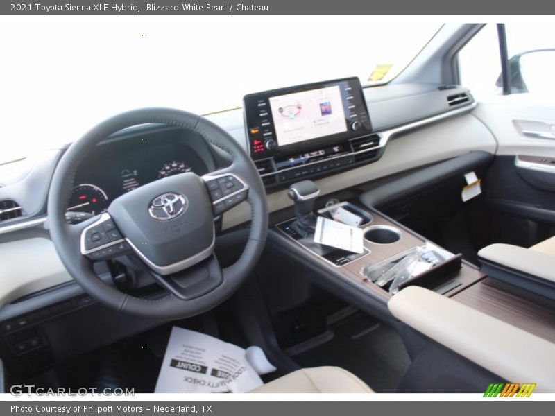 Blizzard White Pearl / Chateau 2021 Toyota Sienna XLE Hybrid
