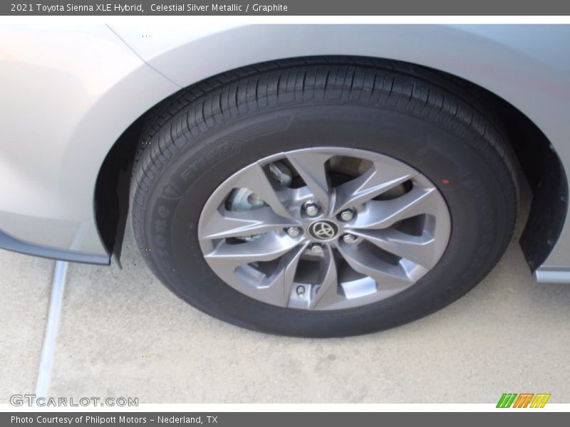Celestial Silver Metallic / Graphite 2021 Toyota Sienna XLE Hybrid
