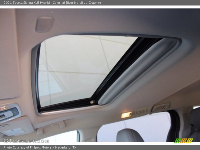 Celestial Silver Metallic / Graphite 2021 Toyota Sienna XLE Hybrid