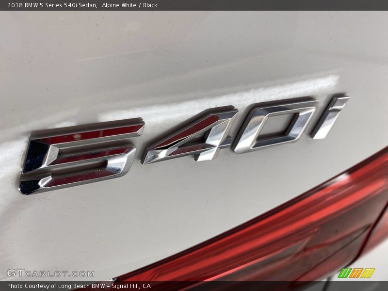 Alpine White / Black 2018 BMW 5 Series 540i Sedan