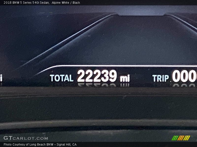 Alpine White / Black 2018 BMW 5 Series 540i Sedan