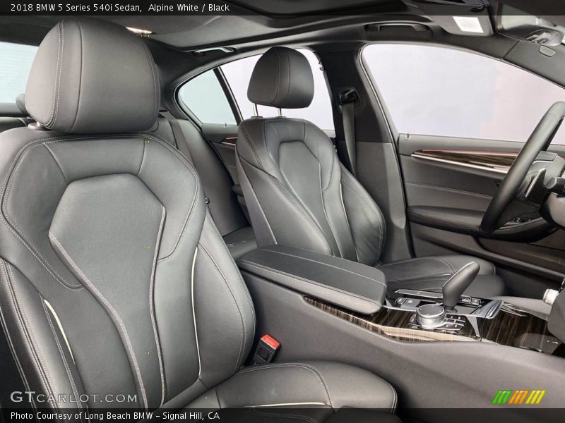 Alpine White / Black 2018 BMW 5 Series 540i Sedan