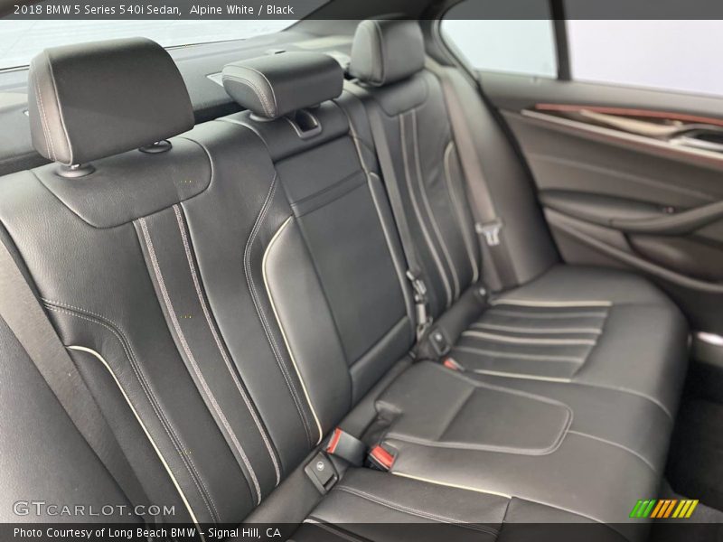 Alpine White / Black 2018 BMW 5 Series 540i Sedan