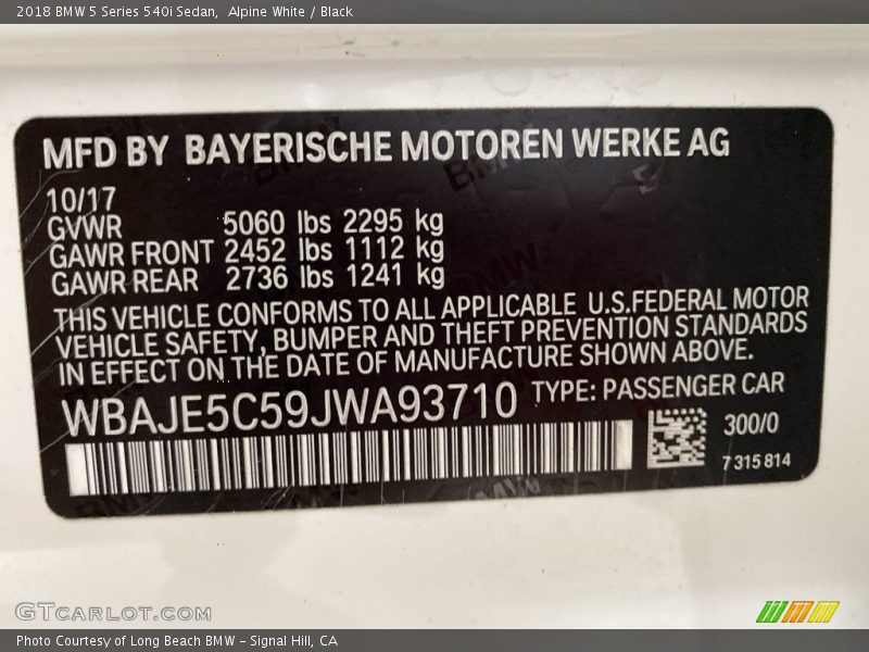 Alpine White / Black 2018 BMW 5 Series 540i Sedan