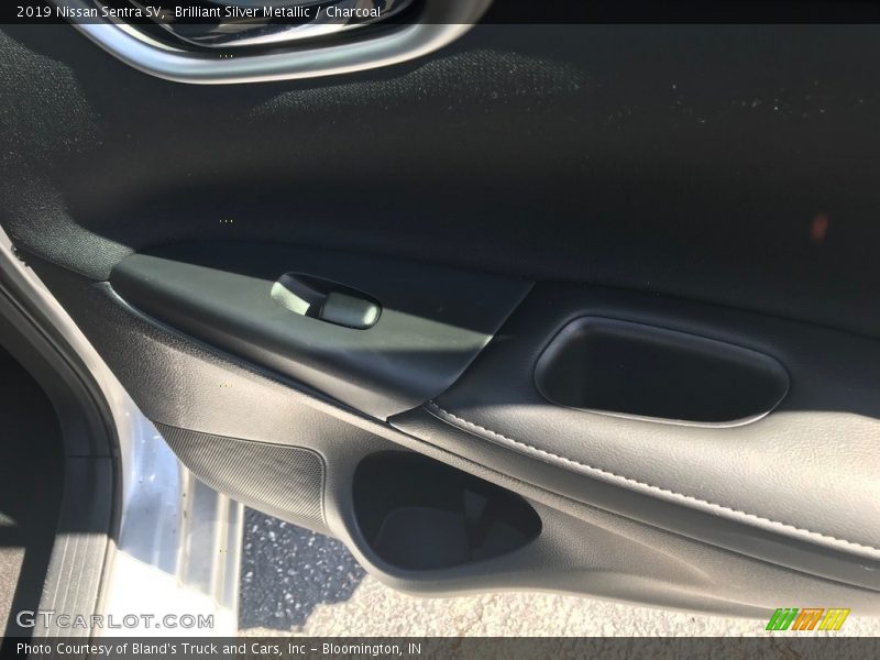 Brilliant Silver Metallic / Charcoal 2019 Nissan Sentra SV