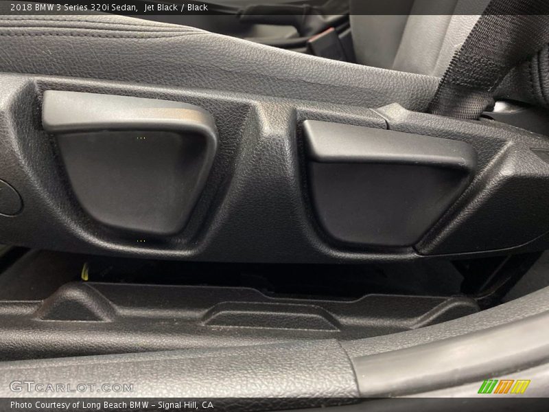 Jet Black / Black 2018 BMW 3 Series 320i Sedan
