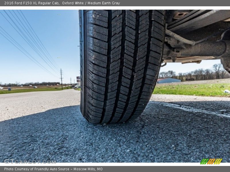 Oxford White / Medium Earth Gray 2016 Ford F150 XL Regular Cab