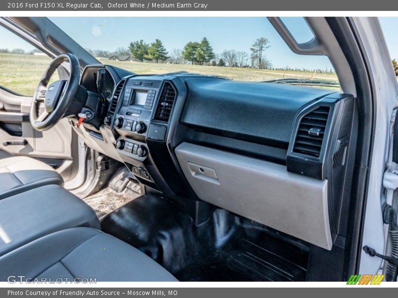 Oxford White / Medium Earth Gray 2016 Ford F150 XL Regular Cab