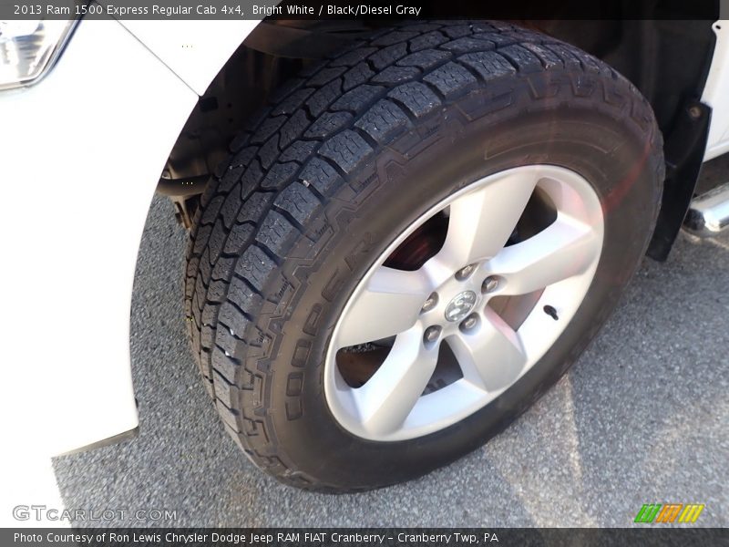 Bright White / Black/Diesel Gray 2013 Ram 1500 Express Regular Cab 4x4