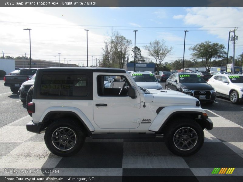 Bright White / Black 2021 Jeep Wrangler Sport 4x4