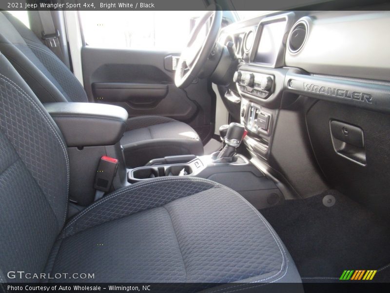 Bright White / Black 2021 Jeep Wrangler Sport 4x4