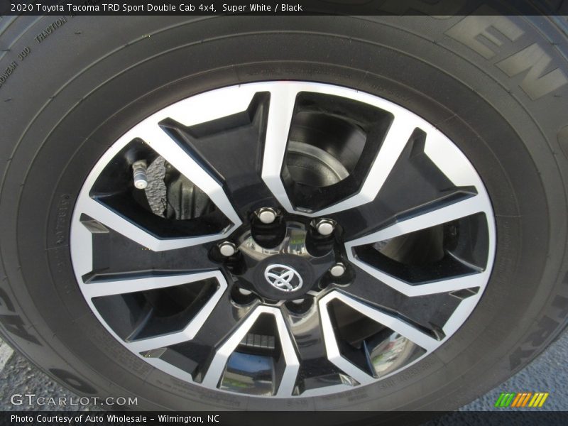 Super White / Black 2020 Toyota Tacoma TRD Sport Double Cab 4x4