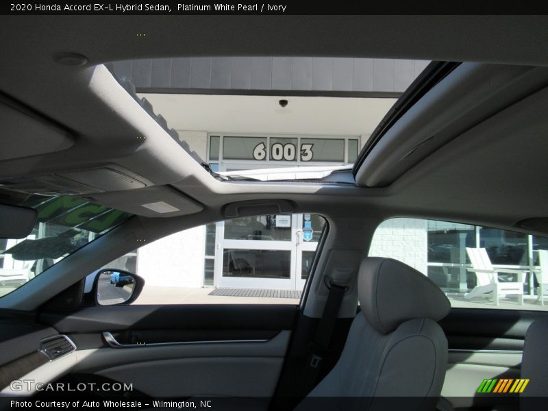 Platinum White Pearl / Ivory 2020 Honda Accord EX-L Hybrid Sedan