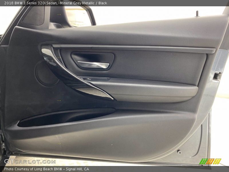 Mineral Grey Metallic / Black 2018 BMW 3 Series 320i Sedan