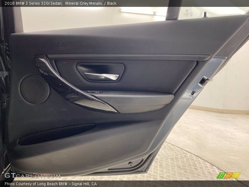 Mineral Grey Metallic / Black 2018 BMW 3 Series 320i Sedan
