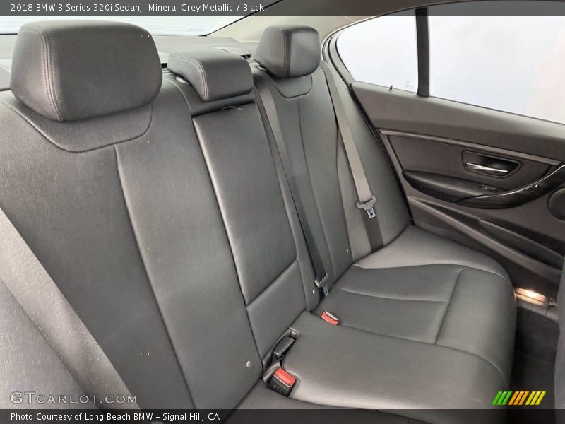 Mineral Grey Metallic / Black 2018 BMW 3 Series 320i Sedan