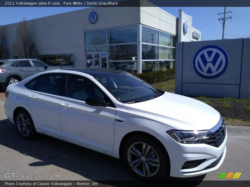 Front 3/4 View of 2021 Jetta R-Line