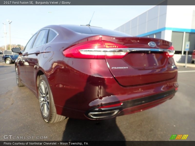 Burgundy Velvet / Ebony 2017 Ford Fusion SE