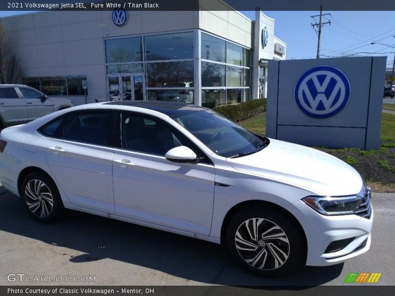 Pure White / Titan Black 2021 Volkswagen Jetta SEL