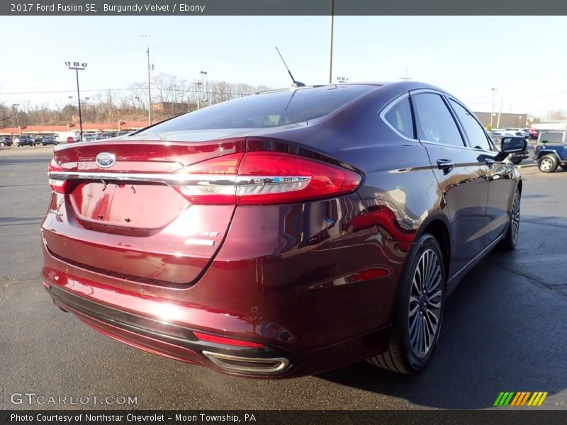 Burgundy Velvet / Ebony 2017 Ford Fusion SE