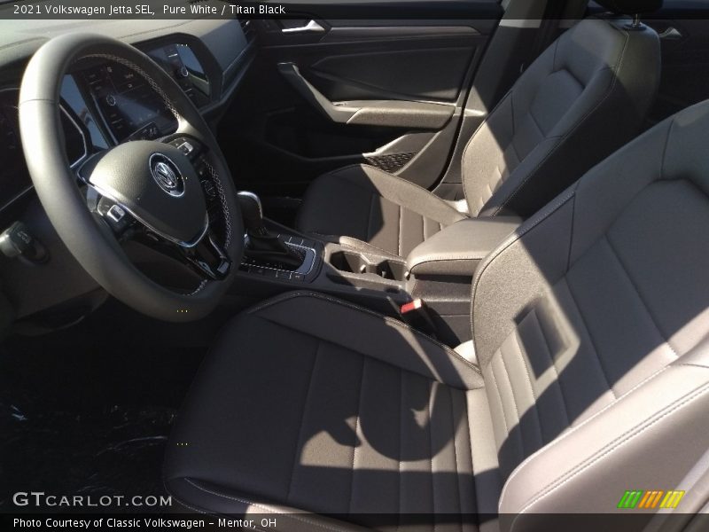 Pure White / Titan Black 2021 Volkswagen Jetta SEL