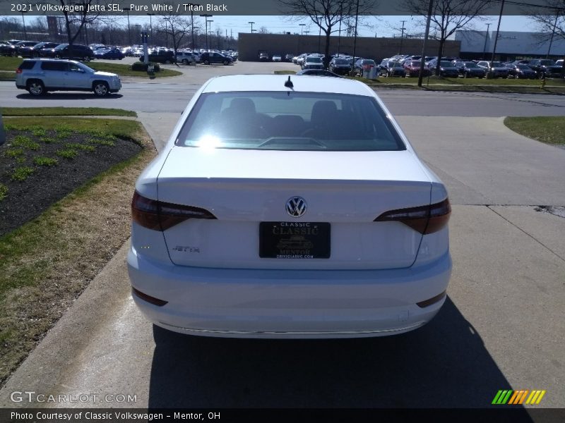 Pure White / Titan Black 2021 Volkswagen Jetta SEL