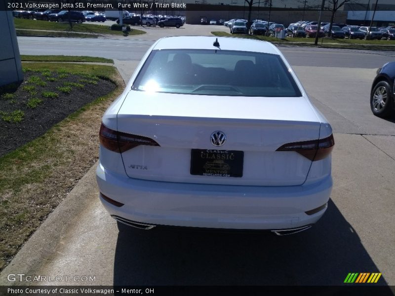 Pure White / Titan Black 2021 Volkswagen Jetta SEL Premium