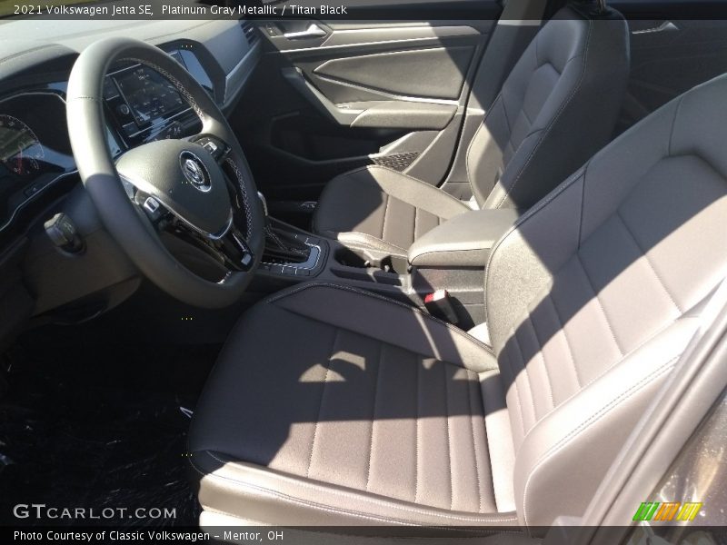 Platinum Gray Metallic / Titan Black 2021 Volkswagen Jetta SE
