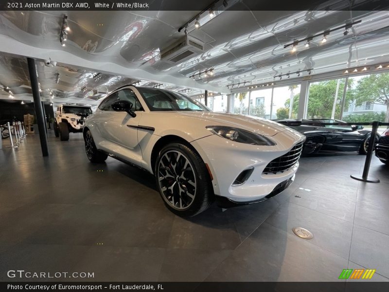 Front 3/4 View of 2021 DBX AWD