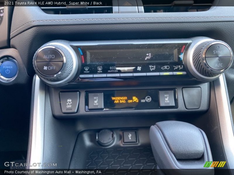 Super White / Black 2021 Toyota RAV4 XLE AWD Hybrid