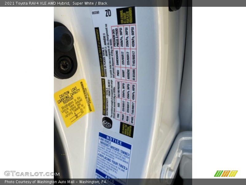 Super White / Black 2021 Toyota RAV4 XLE AWD Hybrid