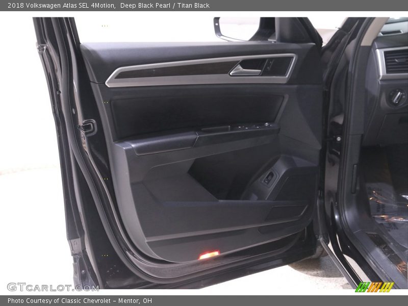 Deep Black Pearl / Titan Black 2018 Volkswagen Atlas SEL 4Motion