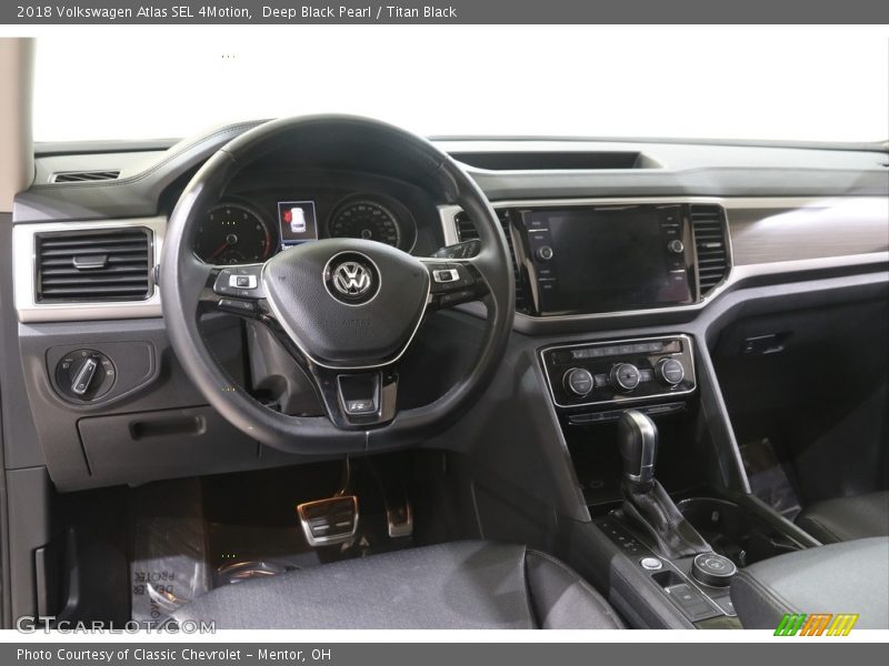 Deep Black Pearl / Titan Black 2018 Volkswagen Atlas SEL 4Motion