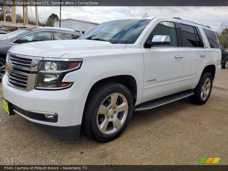Front 3/4 View of 2016 Tahoe LTZ