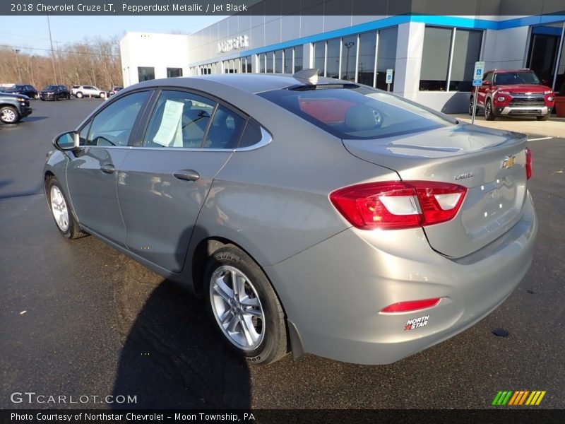 Pepperdust Metallic / Jet Black 2018 Chevrolet Cruze LT