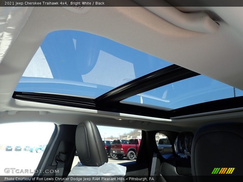 Bright White / Black 2021 Jeep Cherokee Traihawk 4x4
