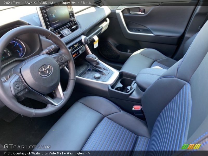 Super White / Black 2021 Toyota RAV4 XLE AWD Hybrid