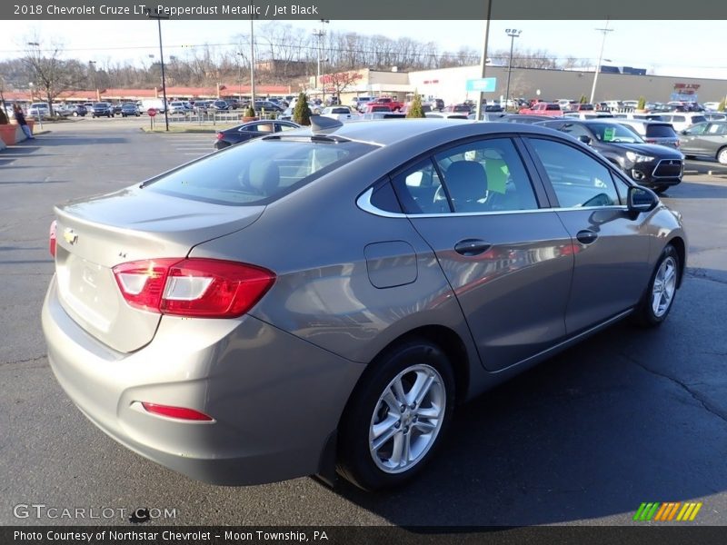 Pepperdust Metallic / Jet Black 2018 Chevrolet Cruze LT