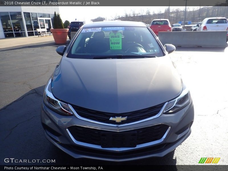 Pepperdust Metallic / Jet Black 2018 Chevrolet Cruze LT
