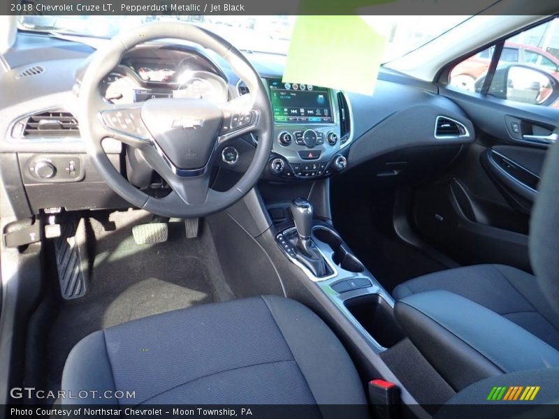 Pepperdust Metallic / Jet Black 2018 Chevrolet Cruze LT