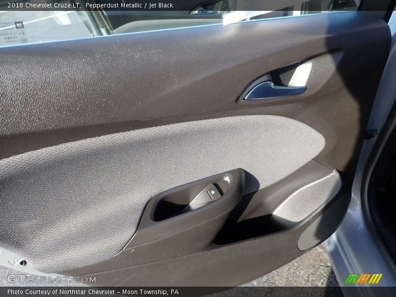 Pepperdust Metallic / Jet Black 2018 Chevrolet Cruze LT